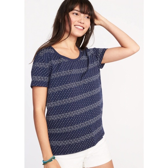 Old Navy Tops - 🌼 Old Navy boyfriend tee